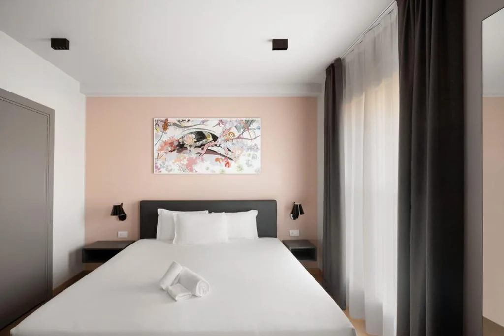 Camera Creator con Letto King-Size — 21 House of Stories Città Studi