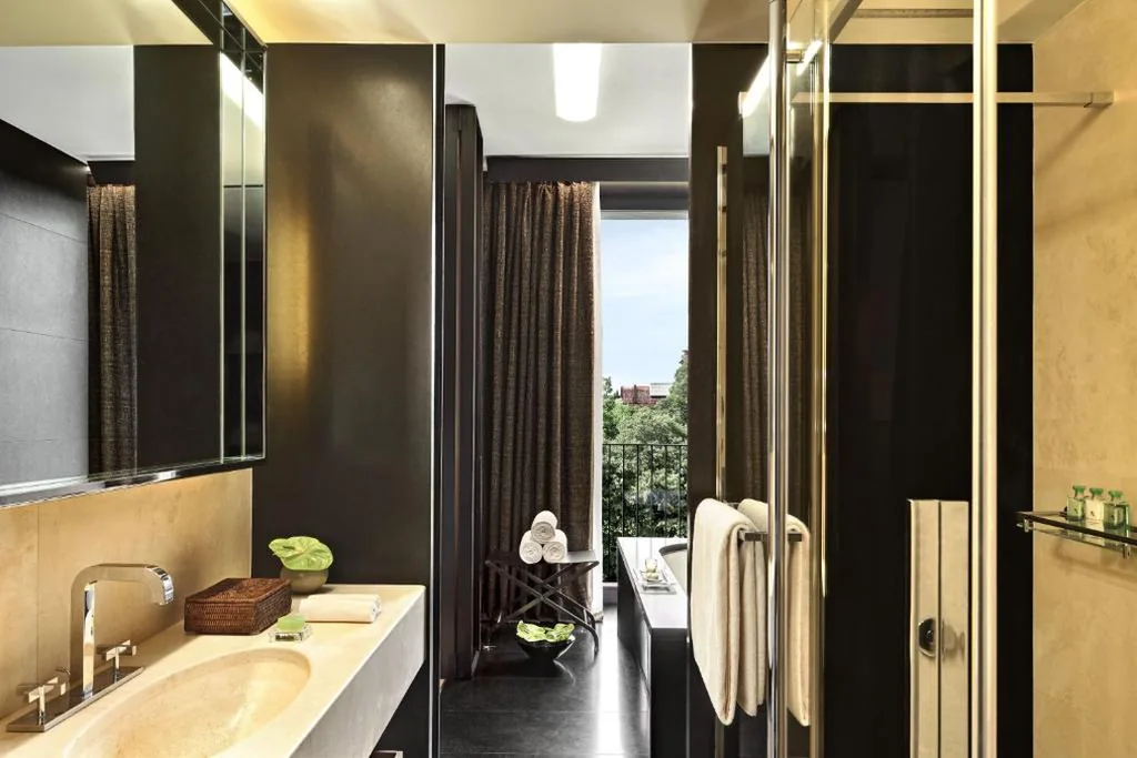 Camera Deluxe con 1 Letto King-Size — Bvlgari Hotel Milano