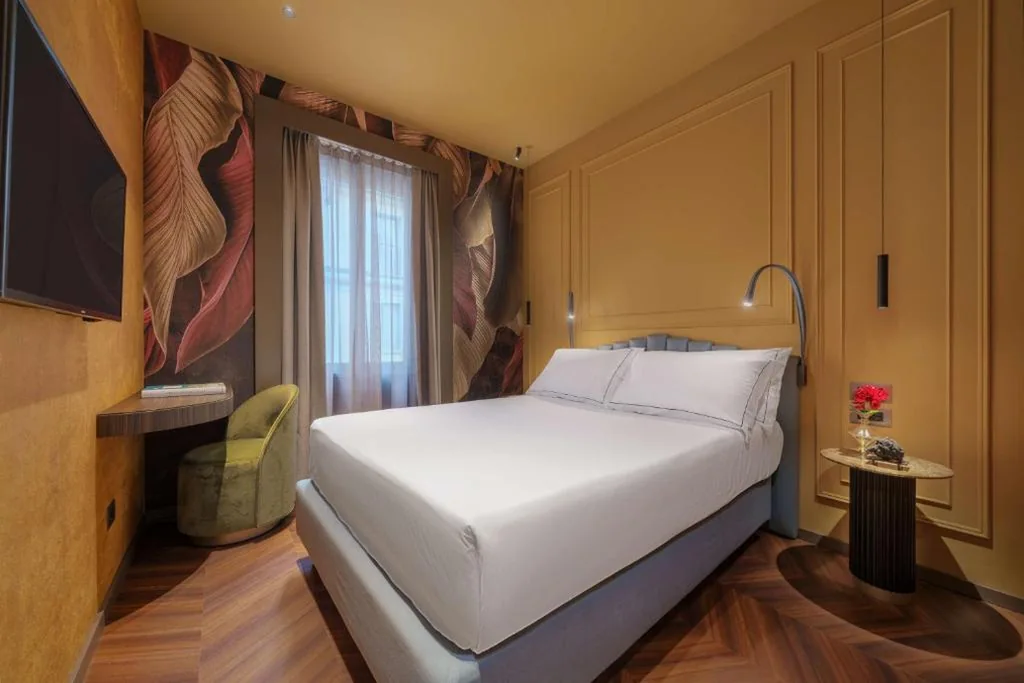 Deluxe Room with French Bed — WorldHotel Casati 18