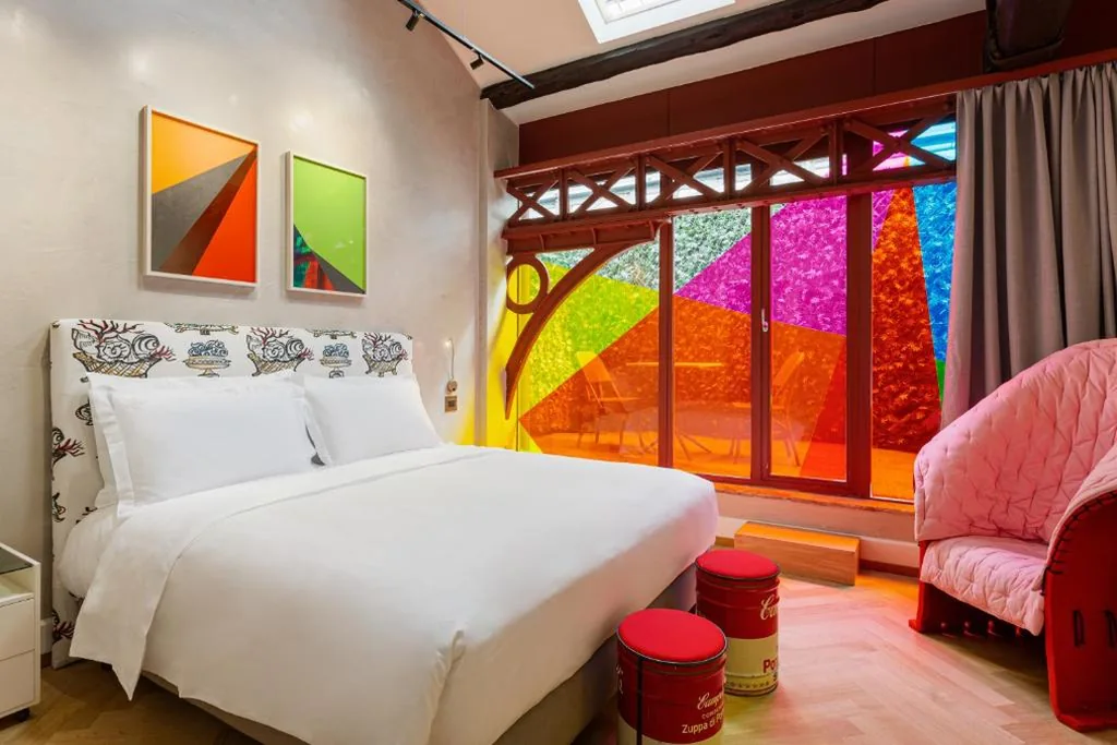 Camera Deluxe con Vista Cortile — Galleria Vik Milano – Townhouse Galleria – Small Luxury Hotels of the World