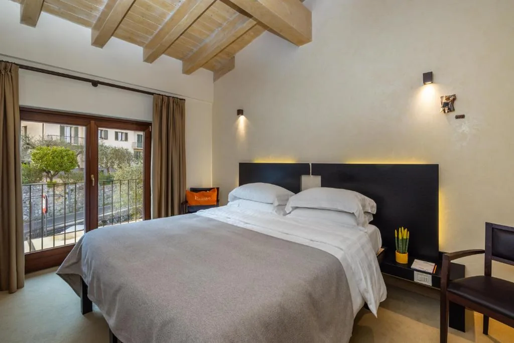 Camera Deluxe con Vista Strada — Hotel Meandro – Lake View