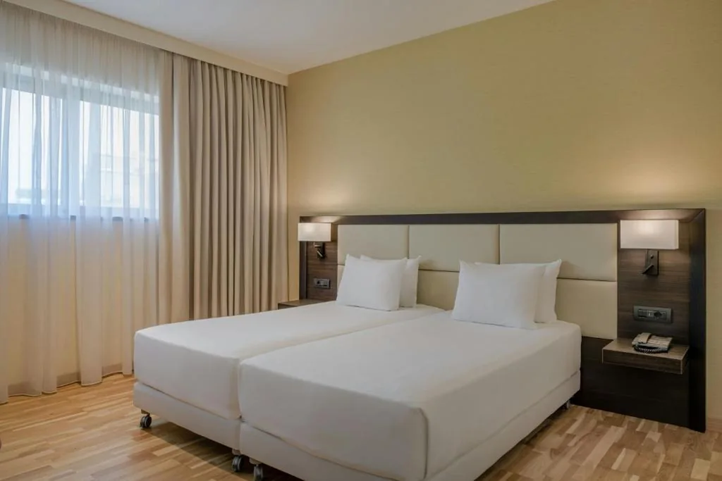 Deluxe Double Room with Twin Beds — AC Hotel by Marriott Milan Sesto