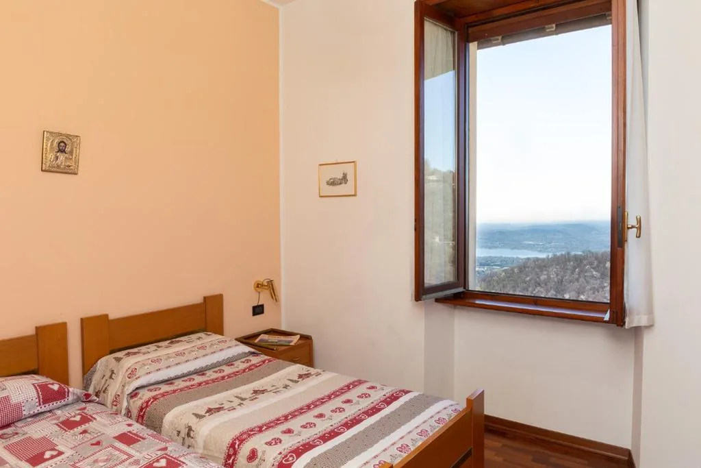 Camera Deluxe Doppia con Letti Singoli — Albergo Sacro Monte Varese