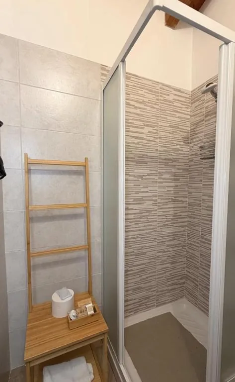 Deluxe Double Room with Single Beds — B&B LA VILLA Rozzano – HUMANITAS – FORUM ASSAGO – MILANO FIORI – IEO – MILAN DESIGN WEEK 2026
