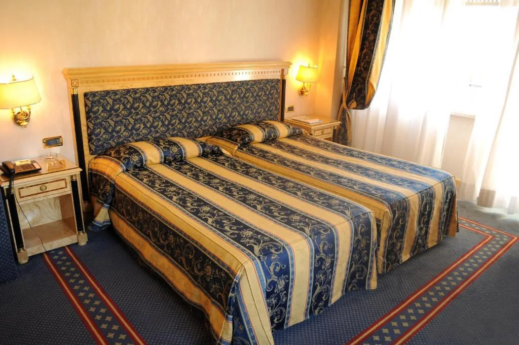Deluxe Double Room with Single Beds — Hotel Excelsior San Marco