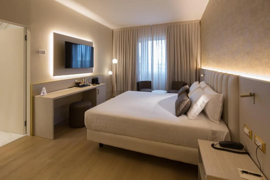 Deluxe Room — Hotel Nasco