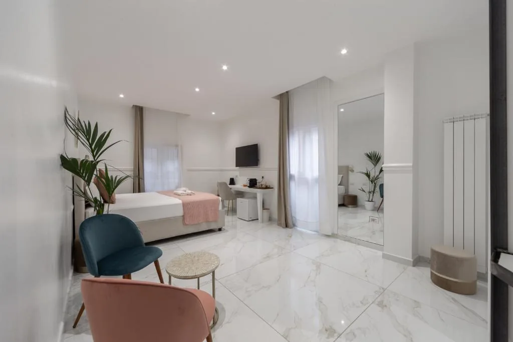 Deluxe Room — Leia Hospitality
