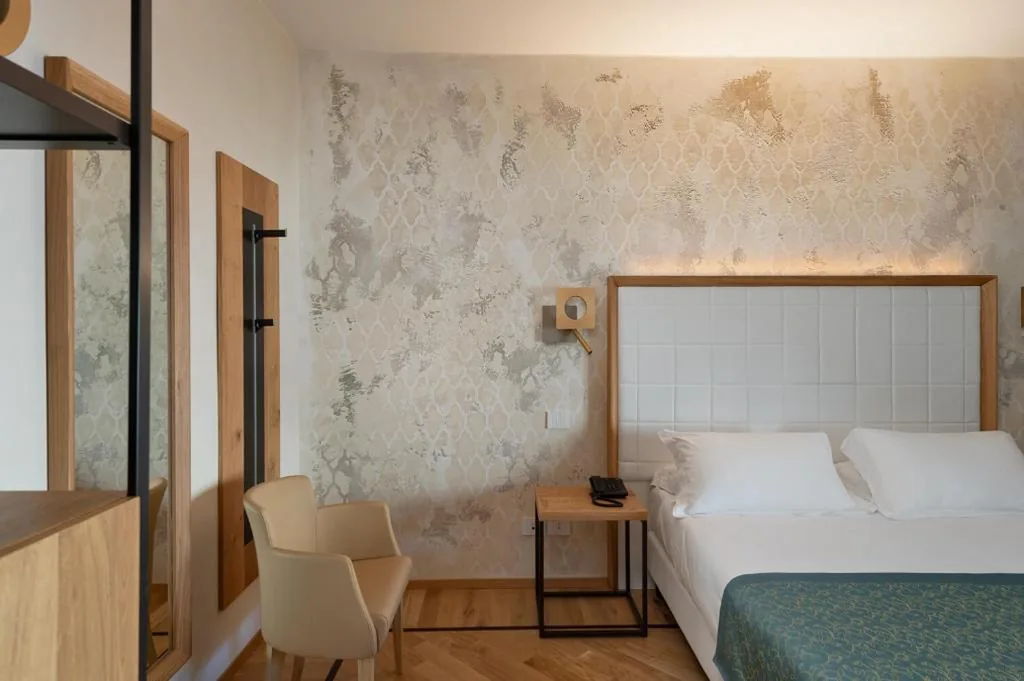 Camera Deluxe Matrimoniale/Doppia con Letti Singoli — Cà Uberti Home Boutique, MantegnaHotels