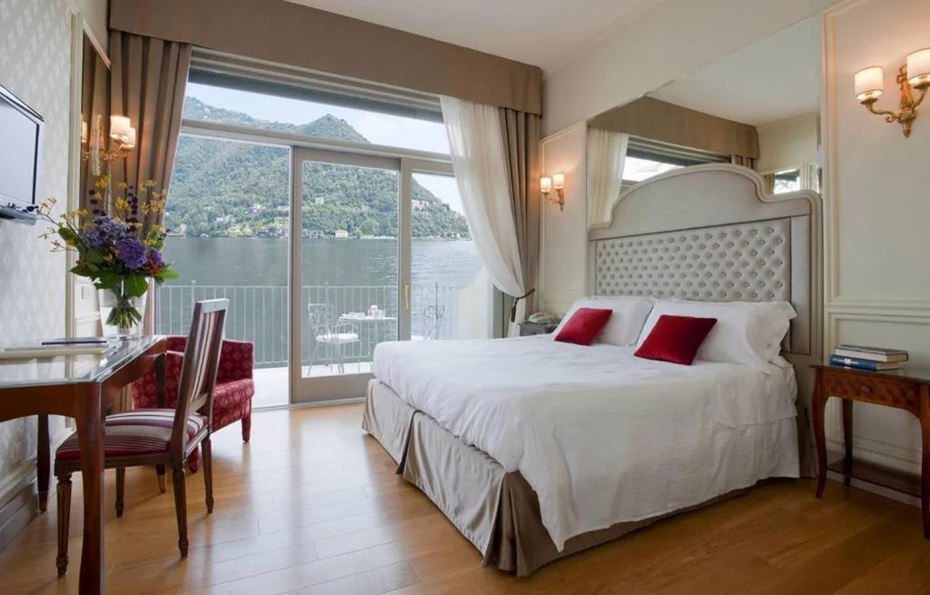 Camera Deluxe Matrimoniale/Doppia con Letti Singoli con Vista Lago — Hotel Villa Flori