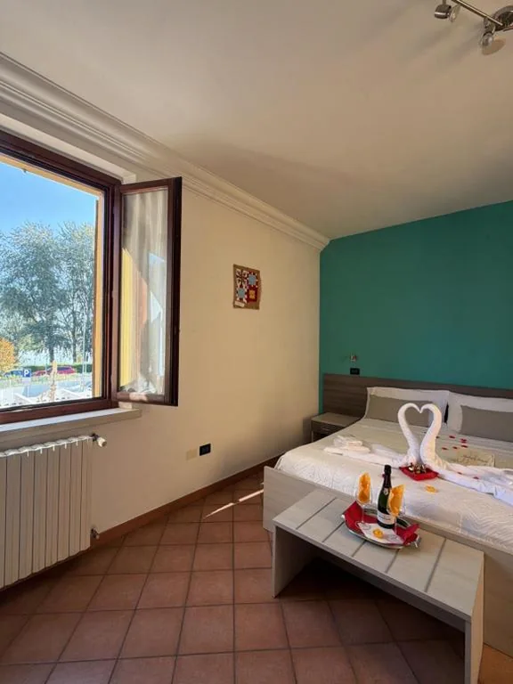 Deluxe Double/Twin Room with Lake View — Residenza Bibiena – Lake View –