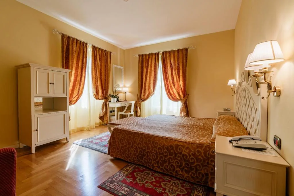 Camera Deluxe Matrimoniale/Doppia con Letti Singoli con Vista Lago — Villa Sofia Hotel
