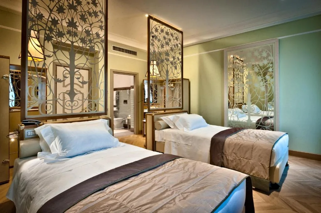Deluxe Twin Bed Room — Château Monfort – Relais & Châteaux