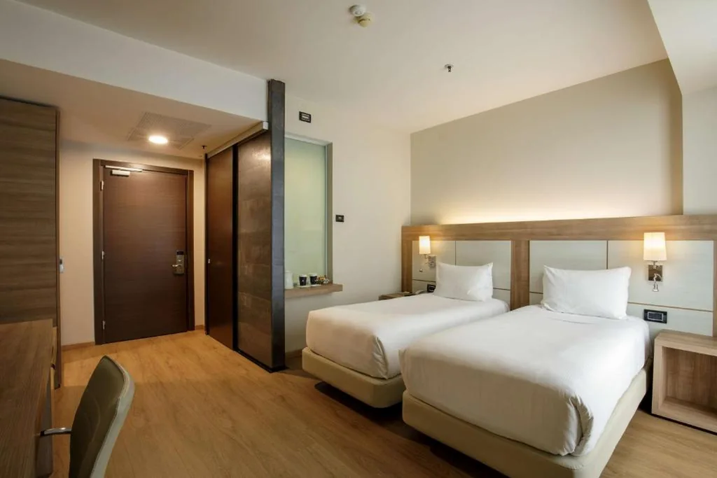 Camera Doppia con Letti Singoli - Accesso Disabili — DoubleTree By Hilton Milan