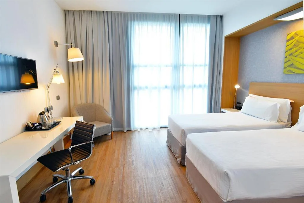 Camera Doppia con Letti Singoli - Accesso Disabili — Hilton Garden Inn Milan North