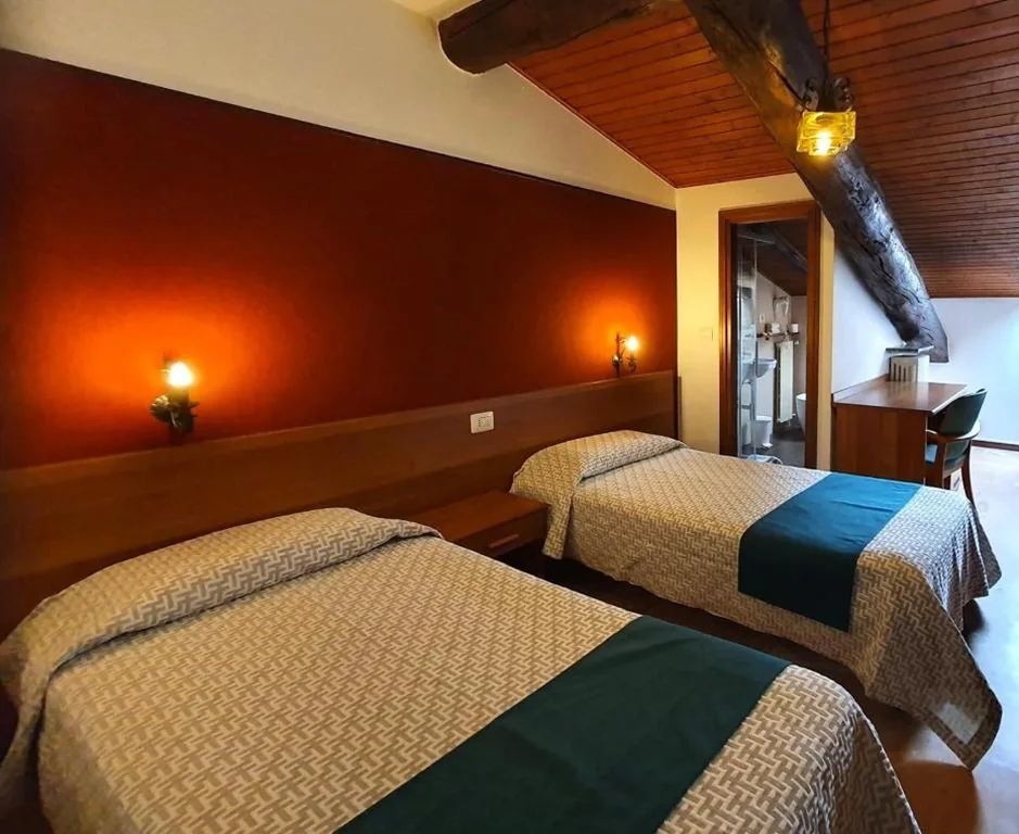 Twin Room — Altavilla Albergo meublé