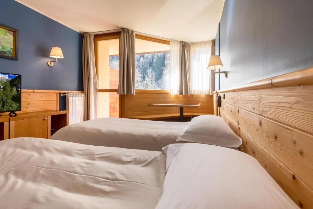 Double Room with Single Beds, Balcony and Mountain View — Hotel Garni Pegrà