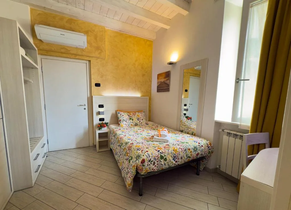Twin Room — BelSorrisoVarese – Hotel & Residence – Private Parking – Reservation Required
