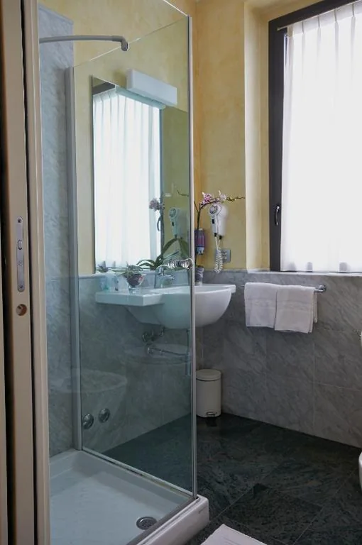 Double Room with Single Beds — Berghotel