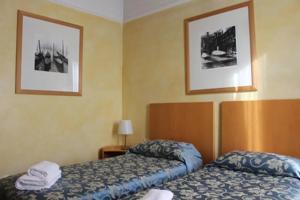 Twin Room — Club Hotel