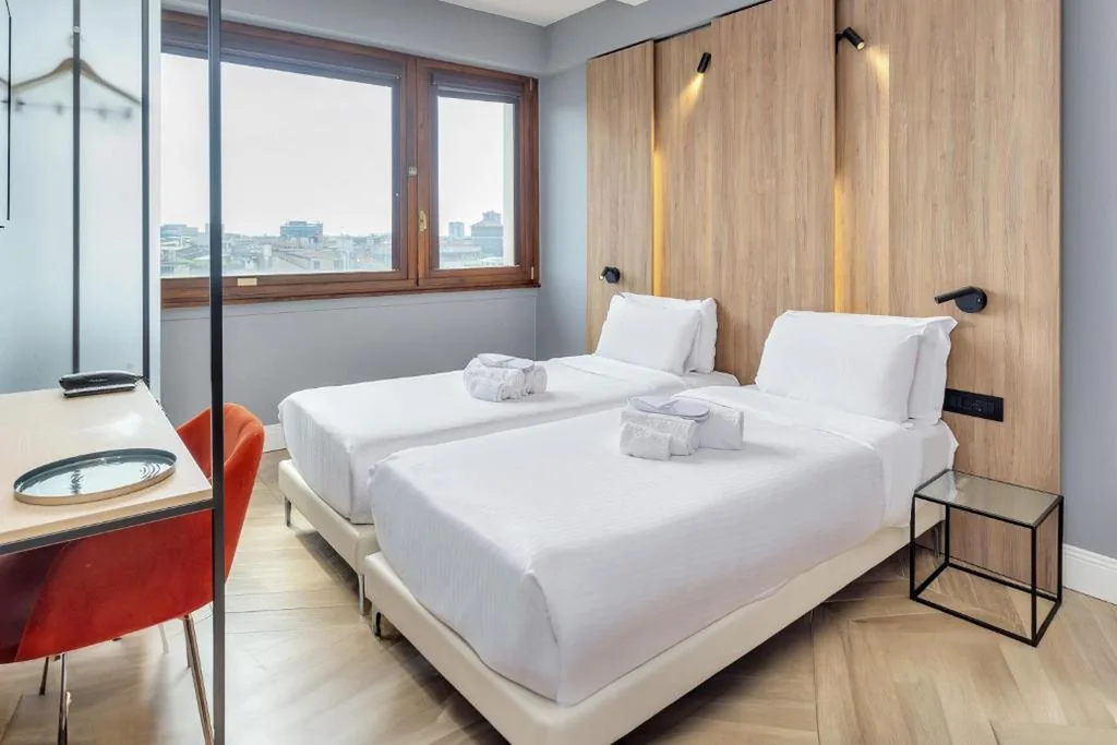 Camera Doppia con Letti Singoli con Accesso Disabili — B&B Hotel Milano City Center Duomo