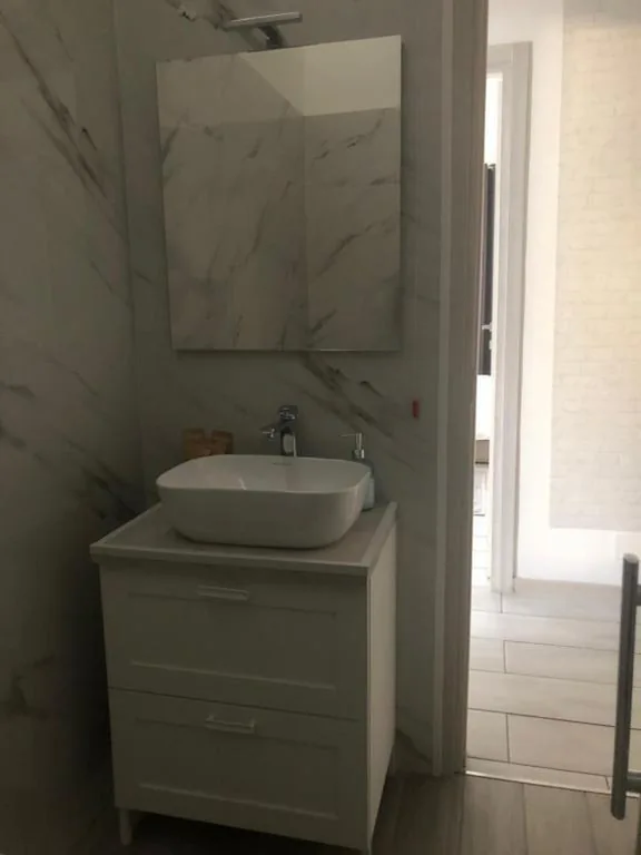 Camera Doppia con Letti Singoli con Bagno Privato Esterno — Casa L’Aquila