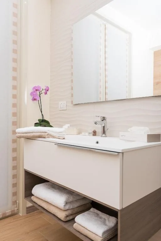 Twin Room with External Private Bathroom — Relais Dei Mandorli