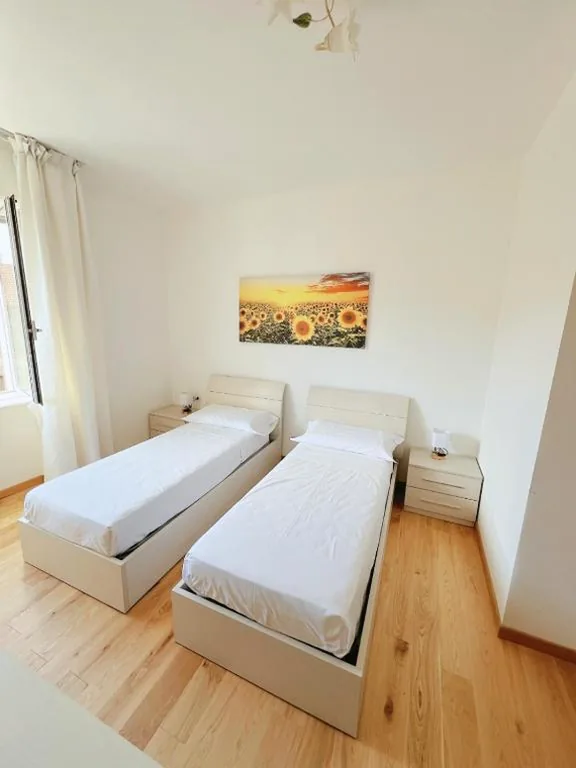 Camera Doppia con Letti Singoli con Bagno Privato — Seveso Milan Central Rooms