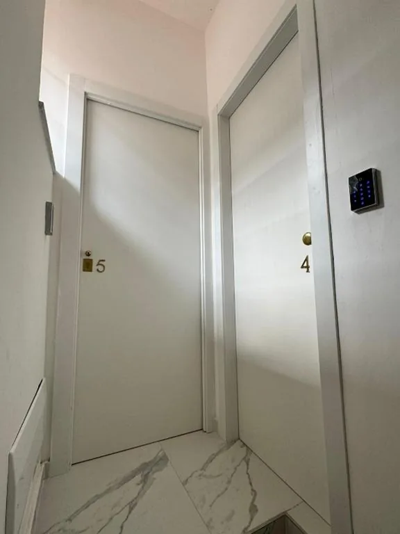 Twin Room with Private Bathroom — Villa Life