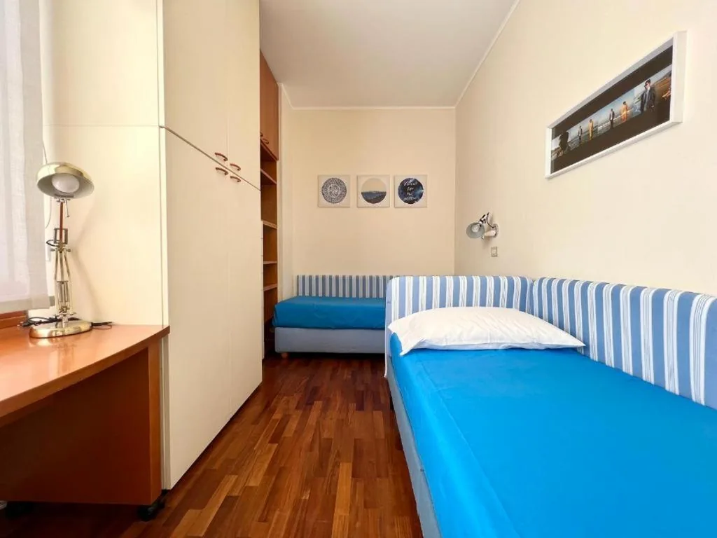 Twin Room with Bathroom — Stylish room in milano