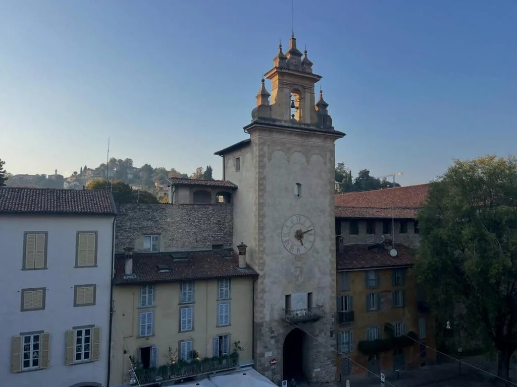 Twin Room with City View — Tra Le Torri