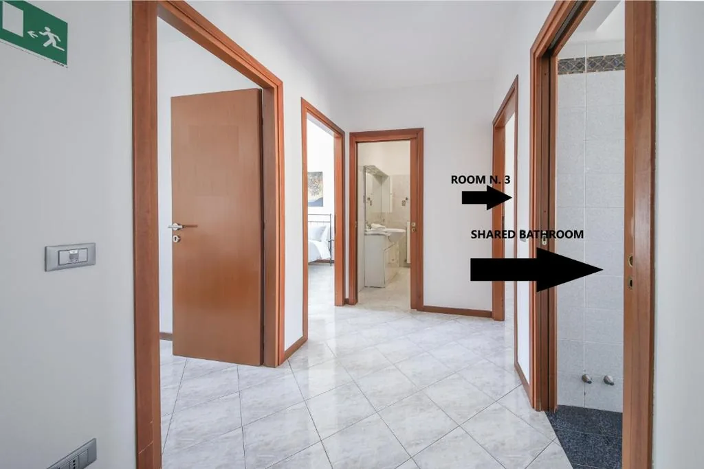 Camera Doppia con Letti Singoli e Bagno in Comune — Orio Stay&Fly