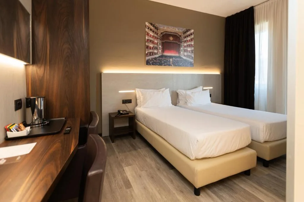 Twin Room — Garibaldi Palace