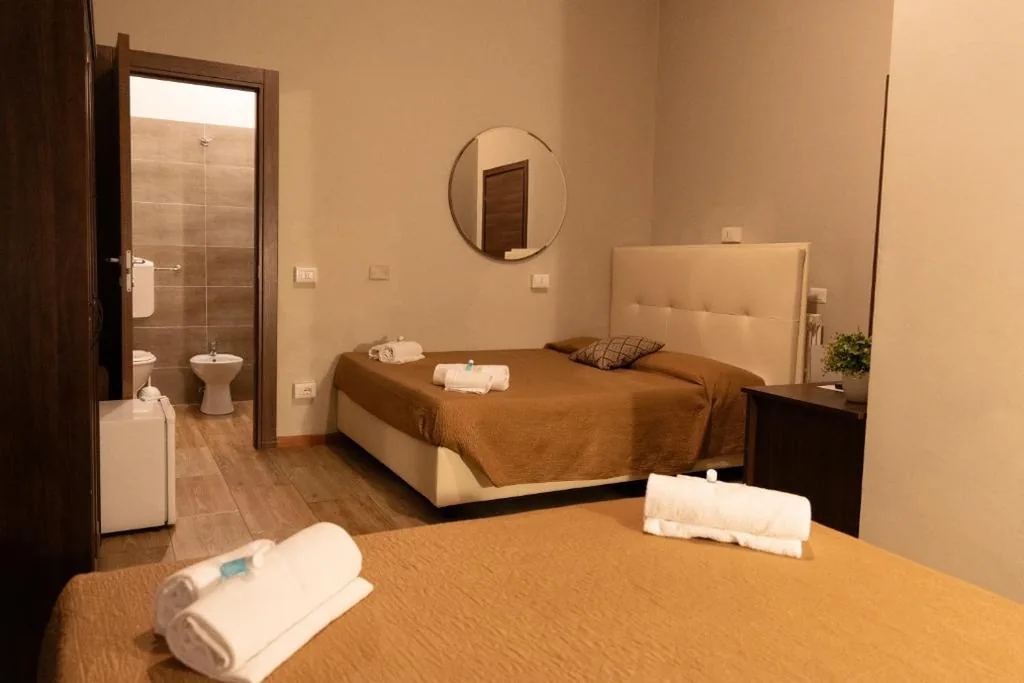 Twin Room — Golden Milano Hotel