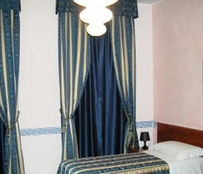 Twin Room — Hotel Alessander