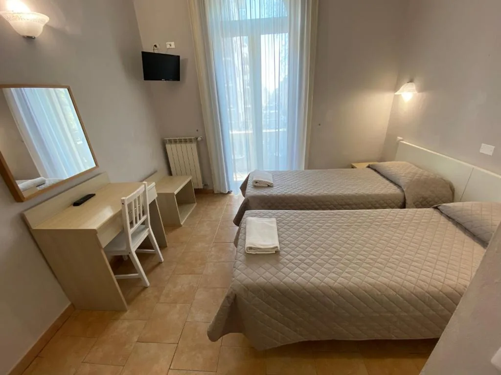 Twin Room — Hotel Atena