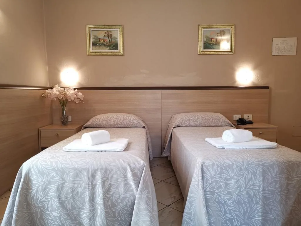 Twin Room — Hotel Brianza