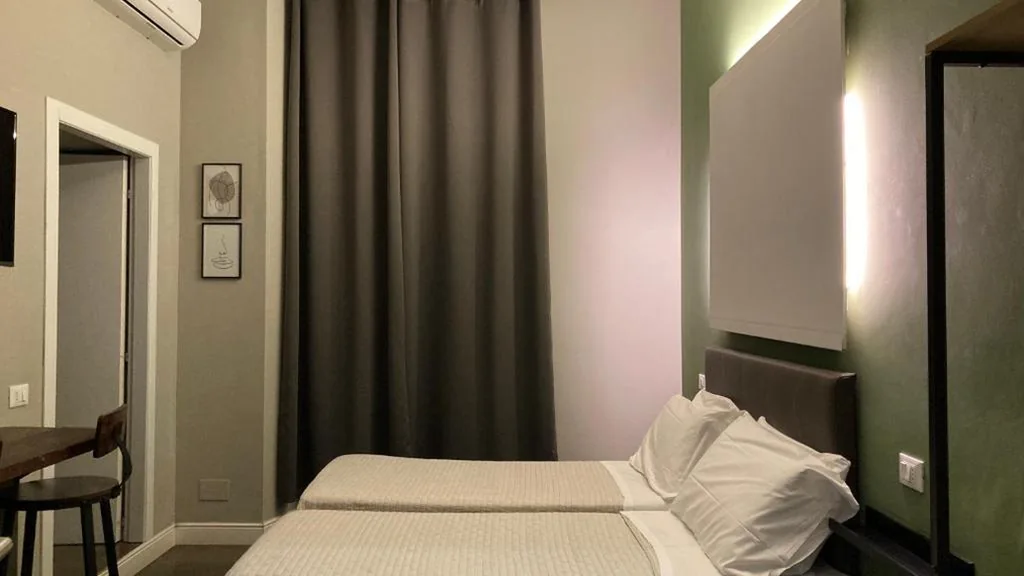 Twin Room — Hotel Calypso