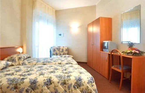 Twin Room — Hotel Engadina