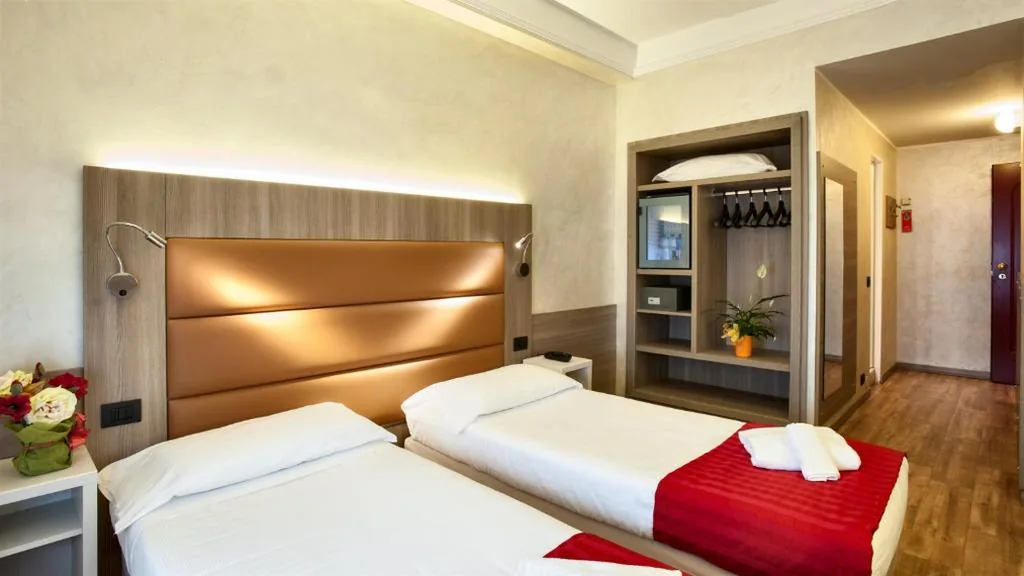Camera Doppia con Letti Singoli — Hotel Gamma