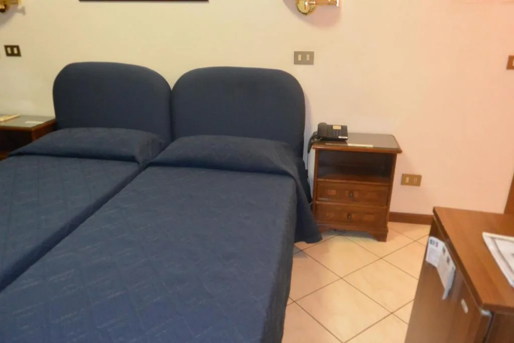 Twin Room — Hotel Italia City Center