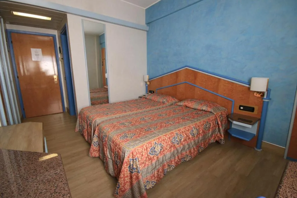 Twin Room — Hotel Lido