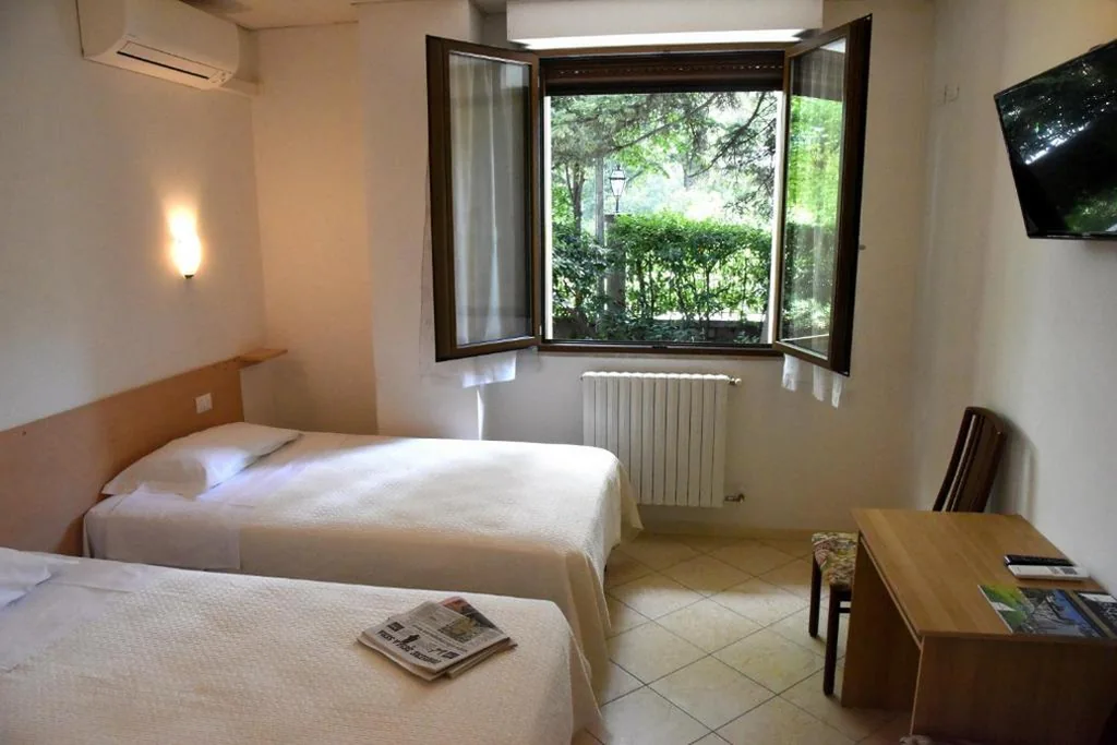 Double Room with Twin Beds — Hotel Livio