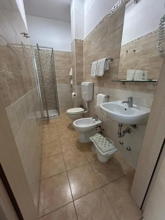 Camera Doppia con Letti Singoli — Hotel Marchina