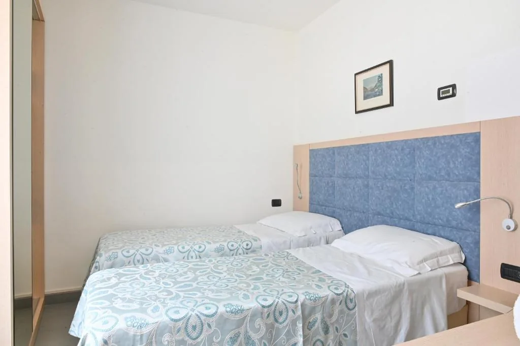 Twin Room — Hotel Marco’s