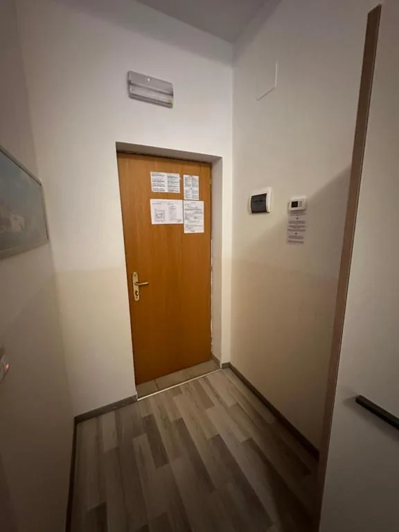 Twin Room — Hotel Montecarlo