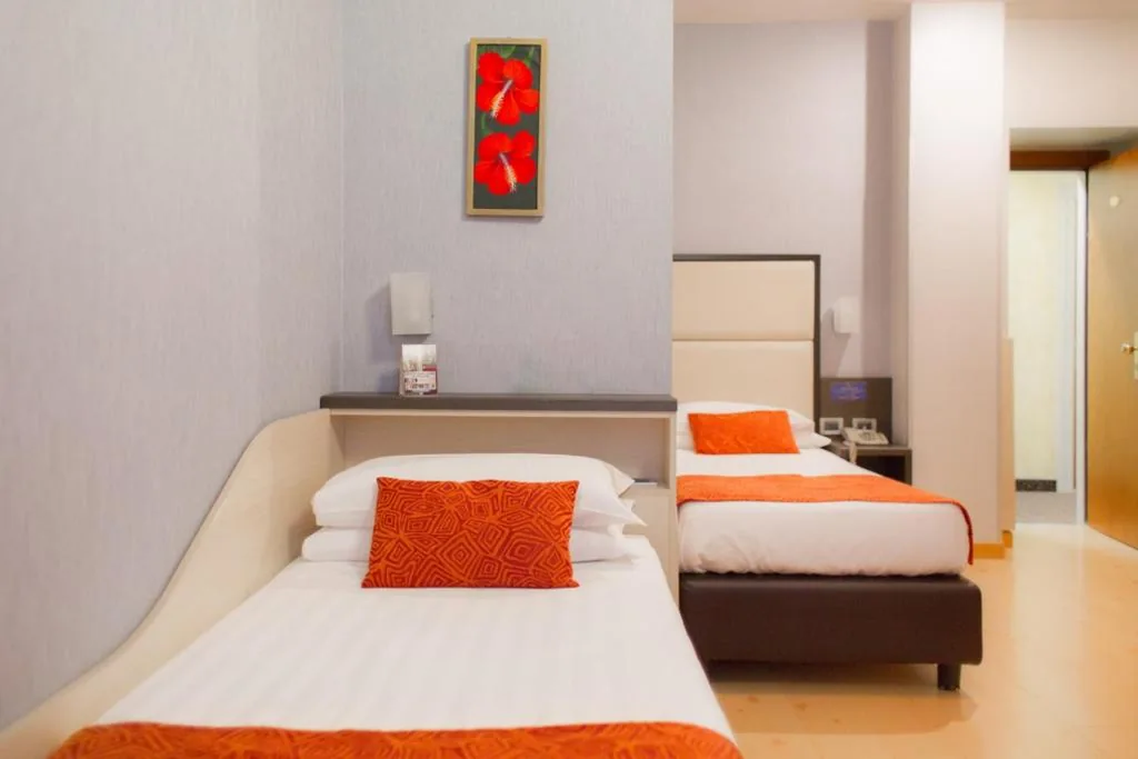 Twin Room — Hotel Piacenza