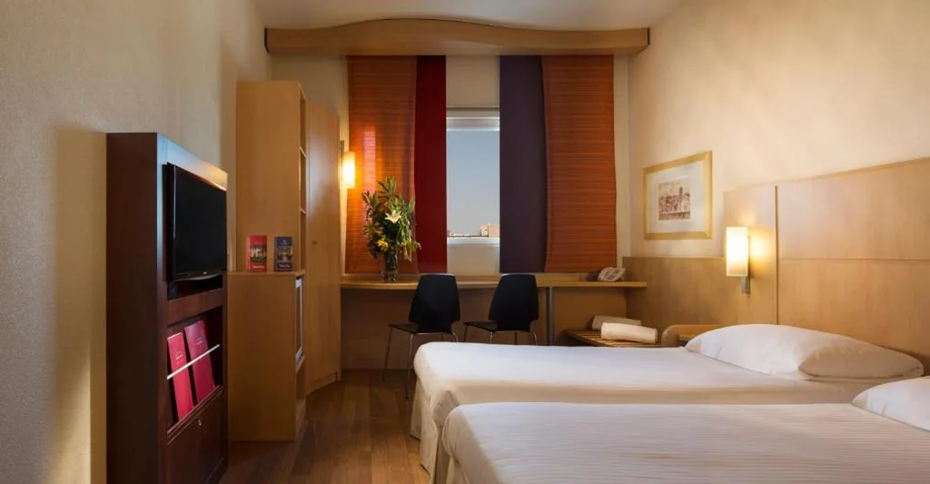 Twin Room — Hotel Rafael