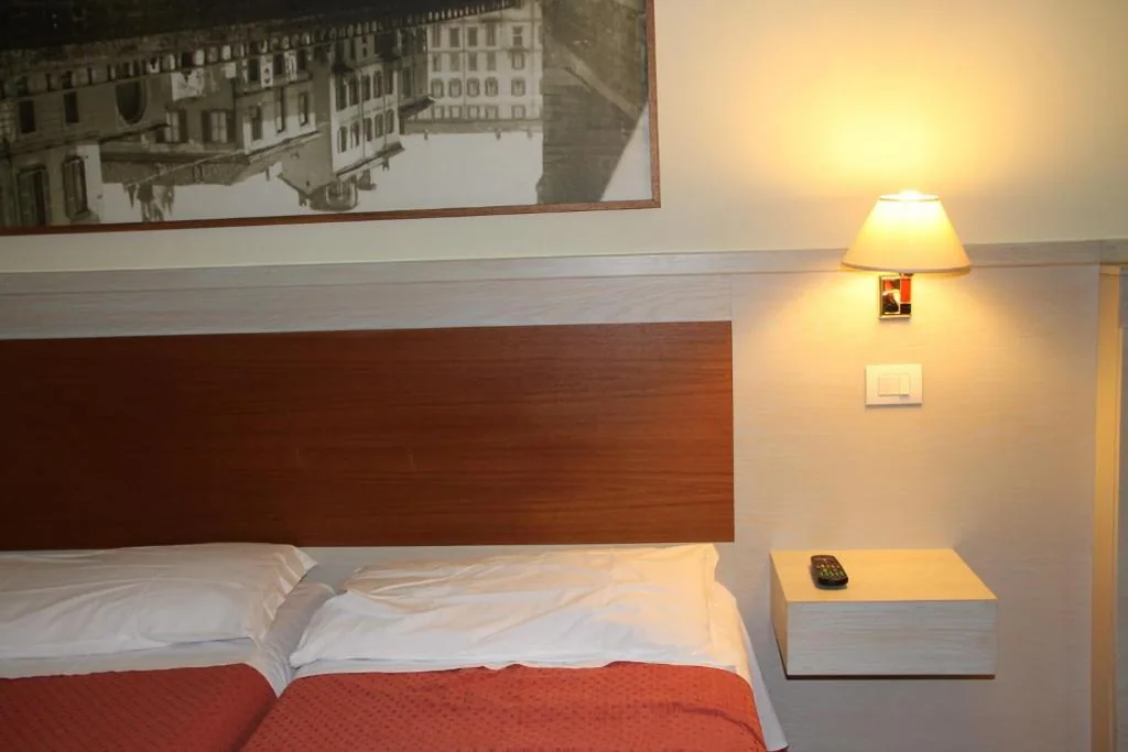 Camera Doppia con Letti Singoli — Hotel Rio