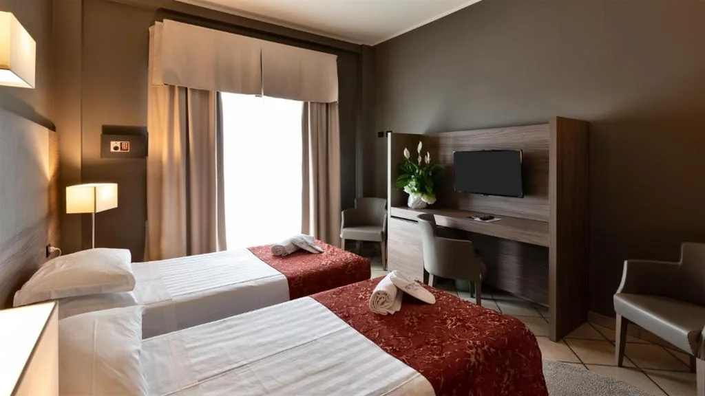 Camera Doppia con Letti Singoli — Hotel Sunflower