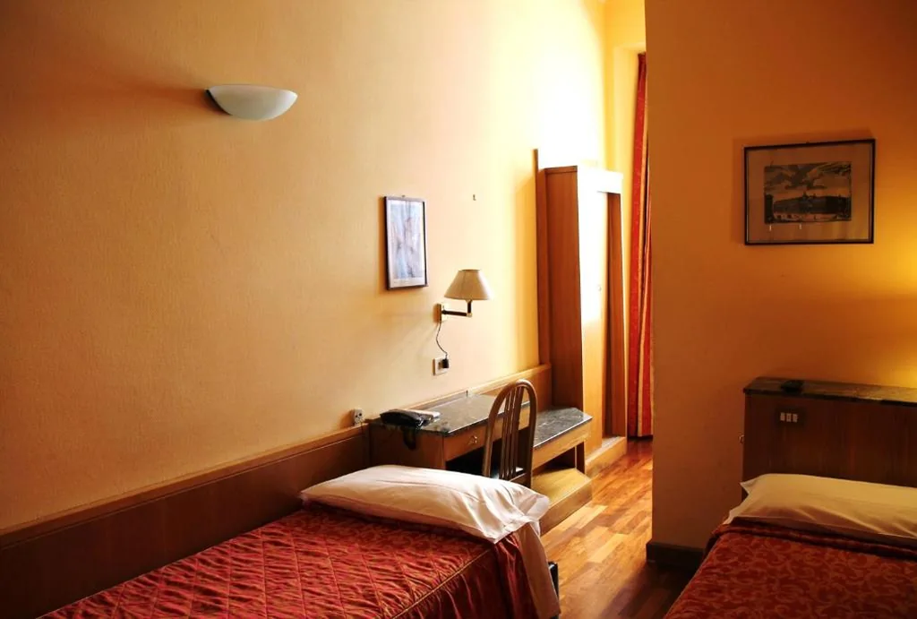Twin Room — Hotel Vecchia Milano